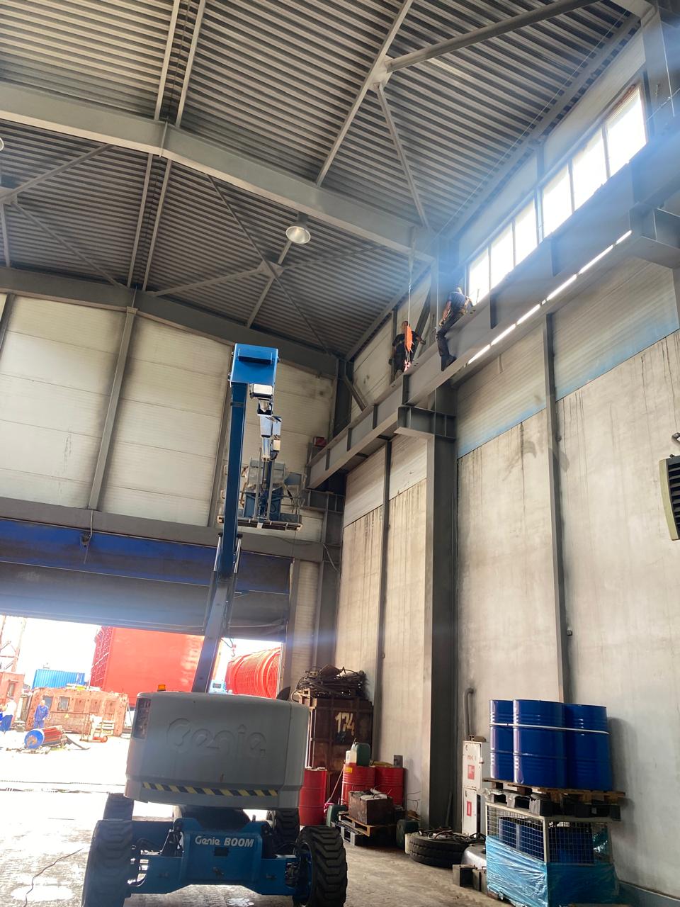 Нивелировка, рихтовка путей мостовых кранов.