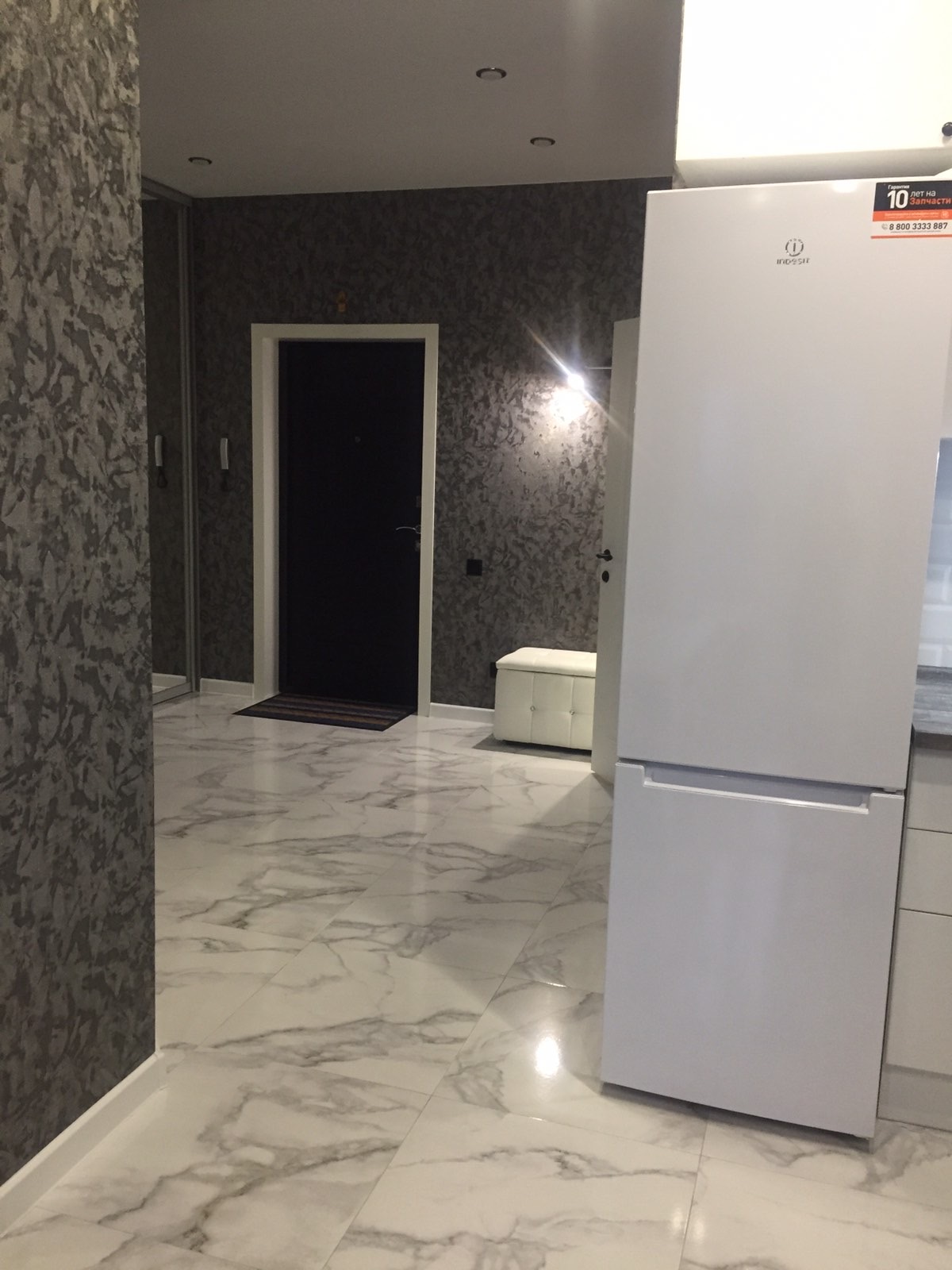 2-комн., октябрьский, байкалькая, д.232а, 6/10 эт., монолит-кирпич, 75/50/15 м2, посуточно