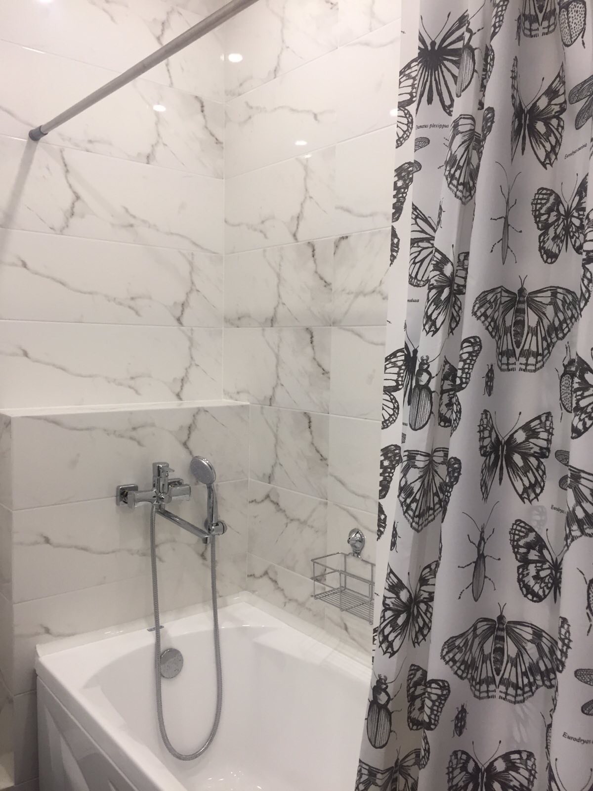 2-комн., октябрьский, байкалькая, д.232а, 6/10 эт., монолит-кирпич, 75/50/15 м2, посуточно