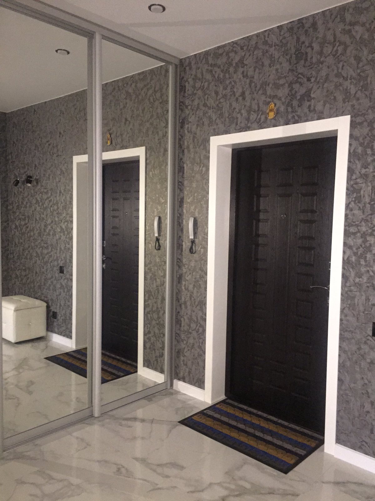 2-комн., октябрьский, байкалькая, д.232а, 6/10 эт., монолит-кирпич, 75/50/15 м2, посуточно