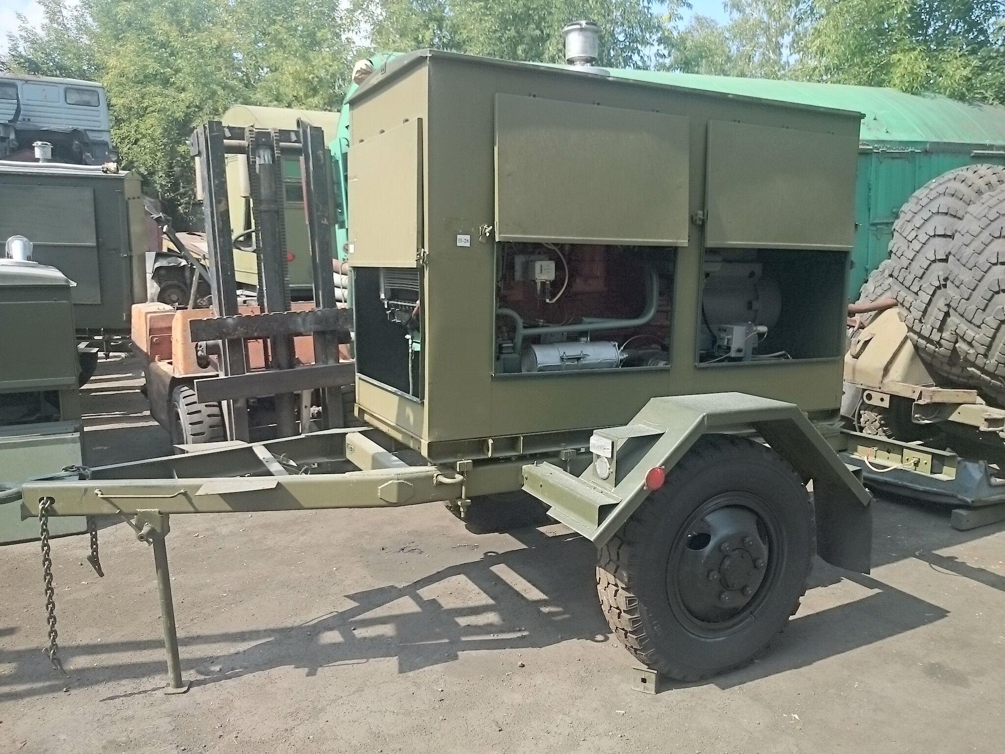 Дизель-генератор 12 кВт  с хранения